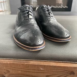 Black Johnston and Murphy size 10.5